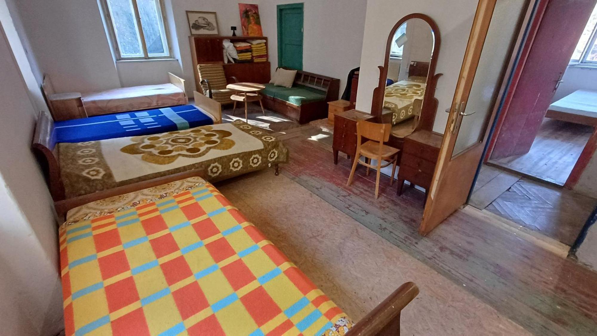 بيت شباب Cesta طابور المظهر الخارجي الصورة